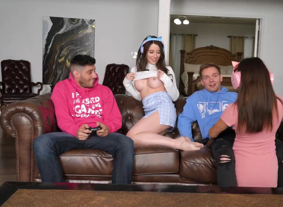 4 brothers and sisters from 1 family fucked each other loudly