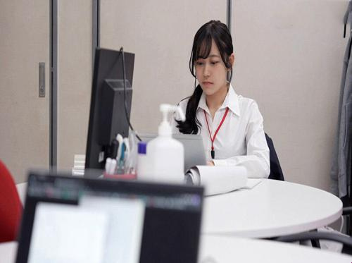Overtime kasama ang cute kong kasamahan