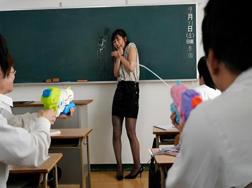 欺负温柔的实习老师